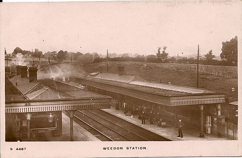 Weedon railway station